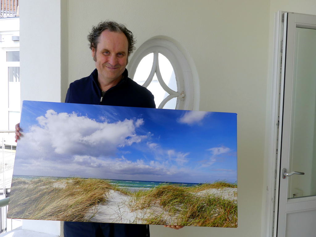Mario Reinstadler stellt seine Meeresbilder im Freya-Frahm-Haus aus
